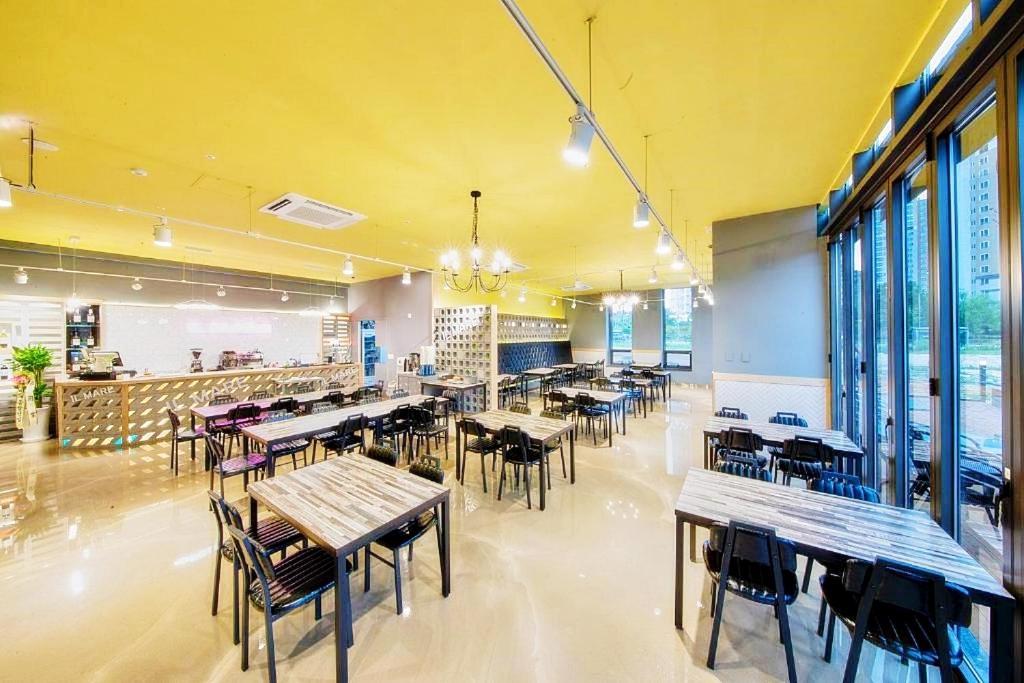 Riviera Incheon Airport Hotel Exterior photo