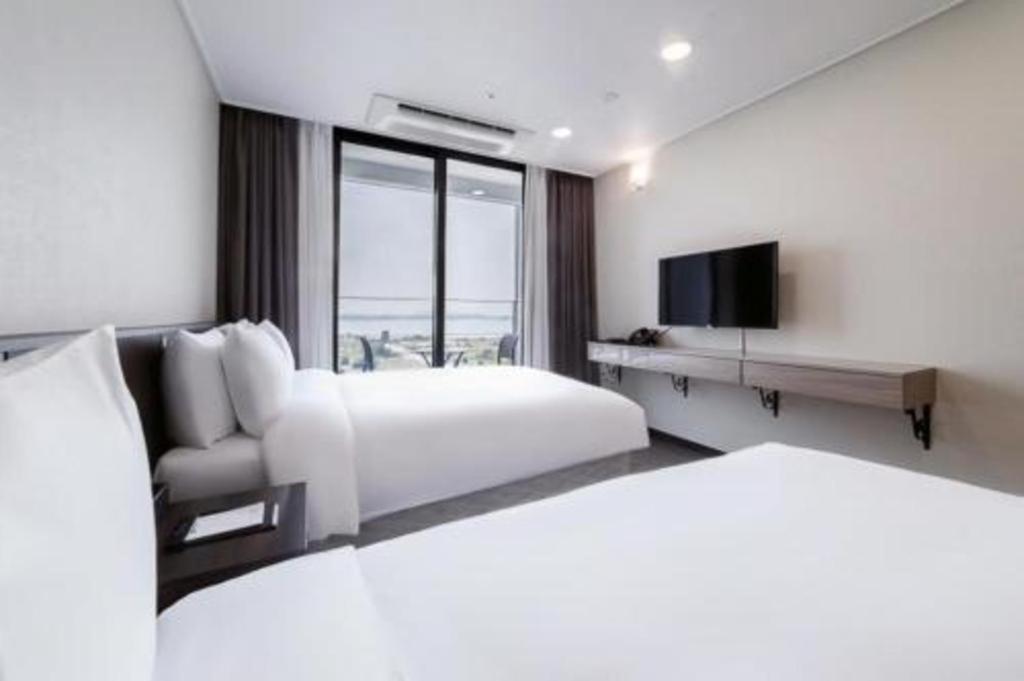 Riviera Incheon Airport Hotel Exterior photo