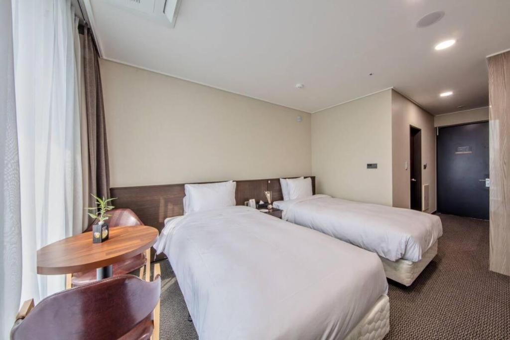 Riviera Incheon Airport Hotel Exterior photo