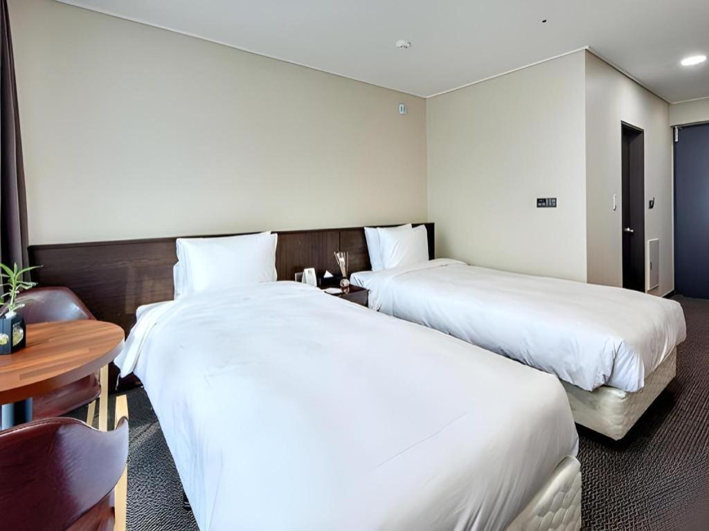 Riviera Incheon Airport Hotel Exterior photo