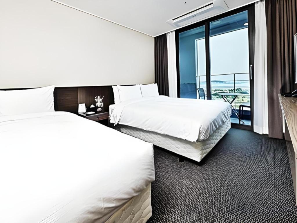 Riviera Incheon Airport Hotel Exterior photo