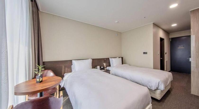 Riviera Incheon Airport Hotel Exterior photo