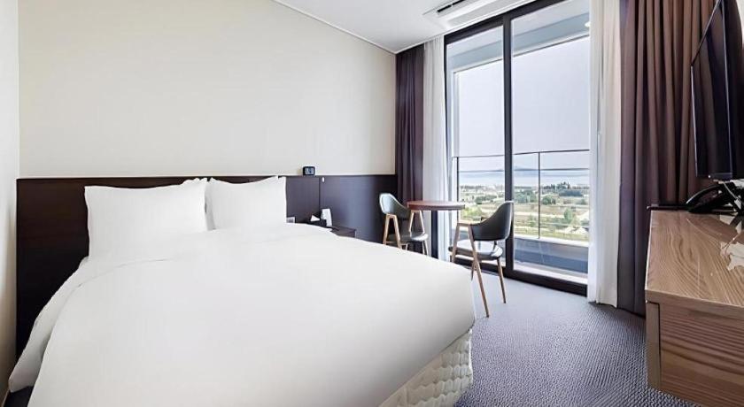 Riviera Incheon Airport Hotel Exterior photo