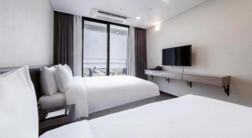 Riviera Incheon Airport Hotel Exterior photo