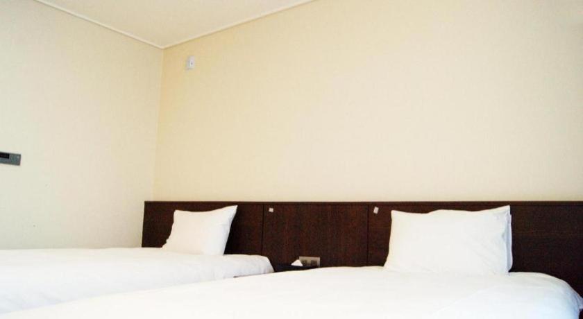 Riviera Incheon Airport Hotel Exterior photo